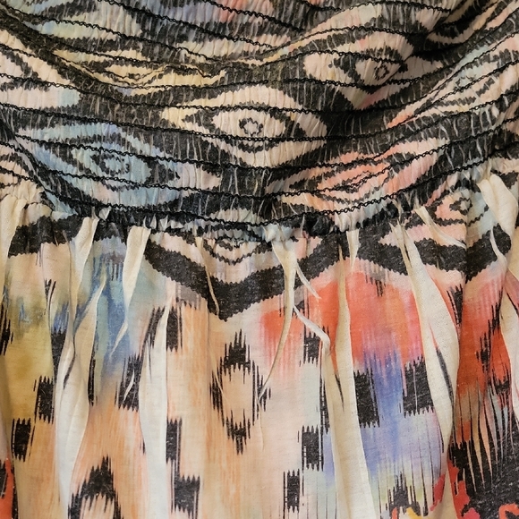 Multicolor Patterned Strapless Top - Picture 2 of 3